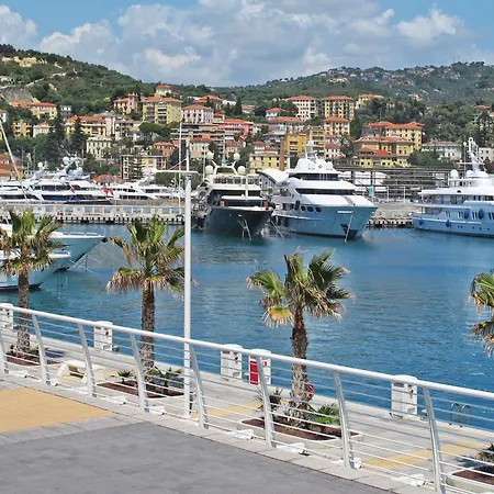 公寓 Letizia By Interhome 因佩里亚